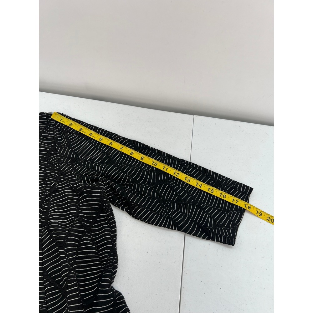 Weekends By Chico's 3 US XL Black Striped Textured Full Zip Mock Neck Jacket - Picture 10 of 14